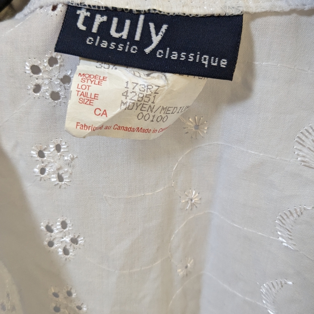 Truly Classic VINTAGE Eyelet Detailed Button Up